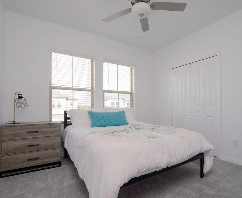 Modern Oasis! 3Br Townhouse In A Lagoon Community Wesley Chapel Exterior photo