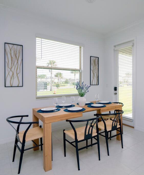 Modern Oasis! 3Br Townhouse In A Lagoon Community Wesley Chapel Exterior photo