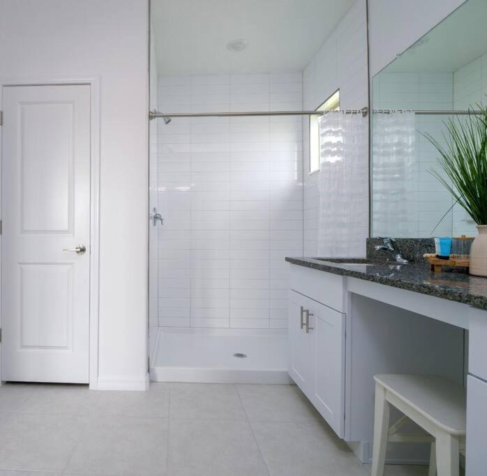 Modern Oasis! 3Br Townhouse In A Lagoon Community Wesley Chapel Exterior photo
